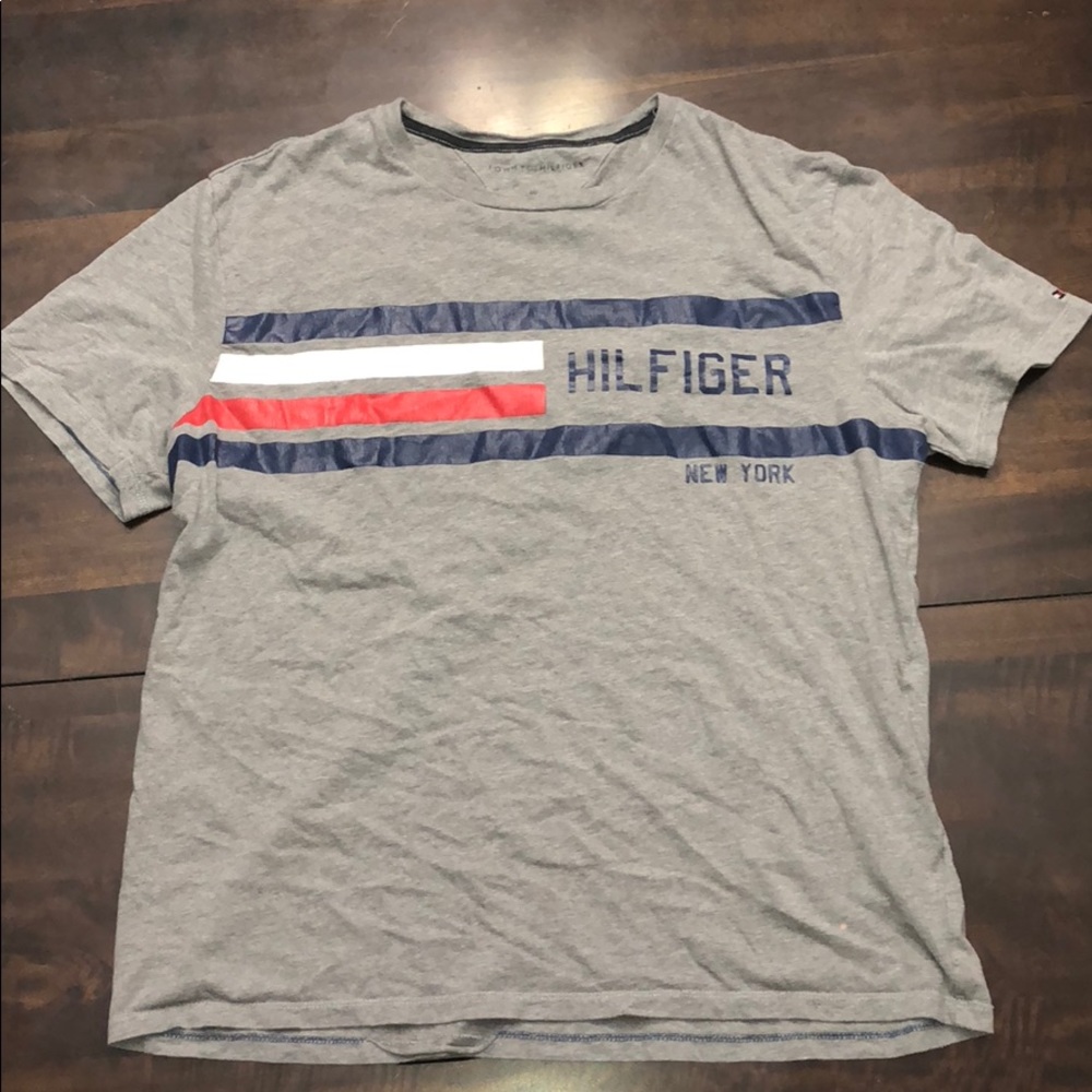 Men’s grey Tommy Hilfiger shirt.
